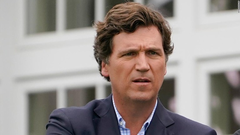 タッカー・カールソンとトランプ政権との対立は”意図された不一致”戦略！？